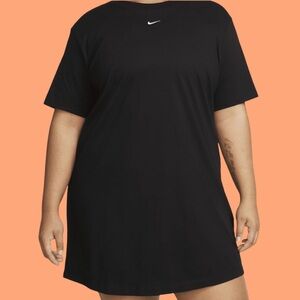 NWT! NIKE T-SHIRT IN BLACK SIZE XXL.100% CLASSIC COTTON SOFT DRESS.WHITE SWOOSH.